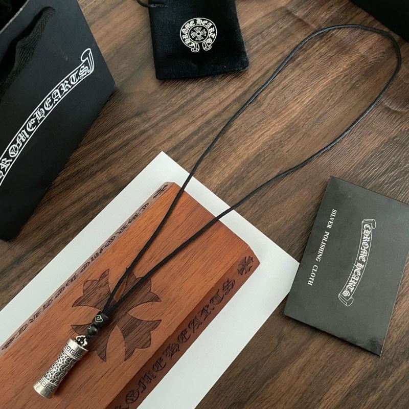 Ch*0me He**ts necklaces